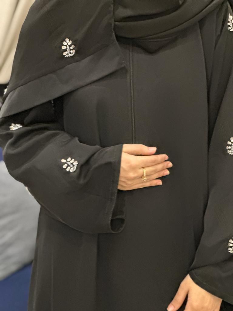 Hand-Embroidered Nada Abaya – Elegance in Every Detail