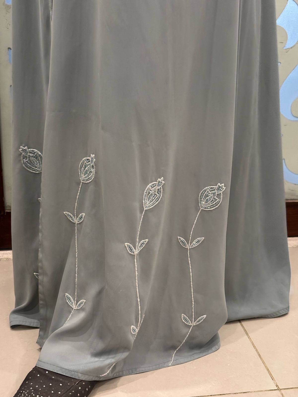 Floral Serenity – Hand-Embellished Naada Abaya